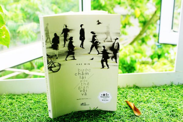 Review sách: Bước chậm lại giữa thế gian vội vã