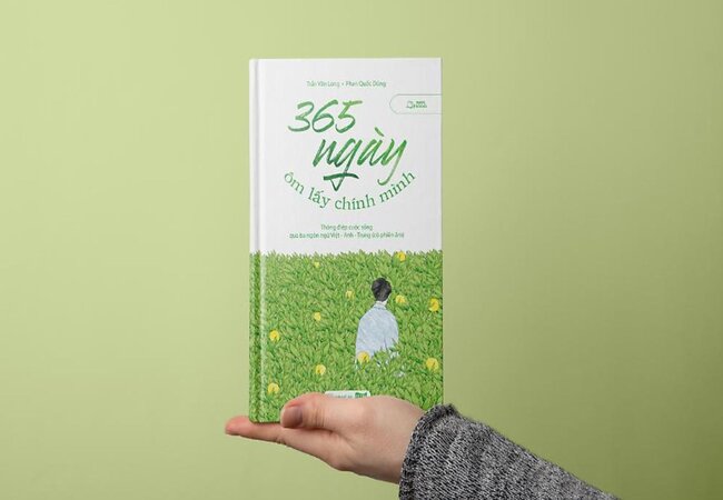 365-ngay-tu-om-lay-chinh-minh-yeu-thuong-va-hoan-thien-ban-than-1
