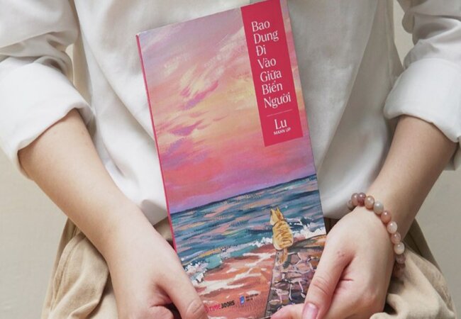 bao-dung-di-vao-giua-bien-nguoi-song-cham-lai-binh-yen-roi-se-thay-duong-2