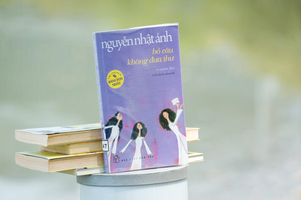 Bồ câu không đưa thư – Câu chuyện lá thư dưới ngăn bàn